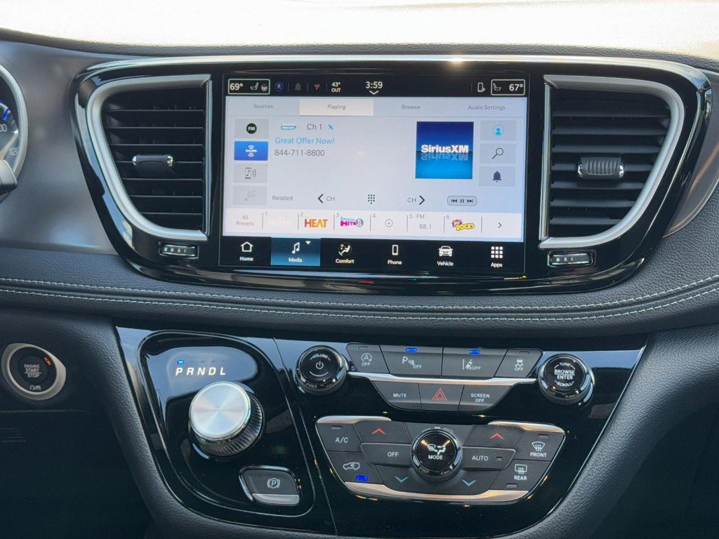 New 2026 Chrysler Pacifica Select image 9