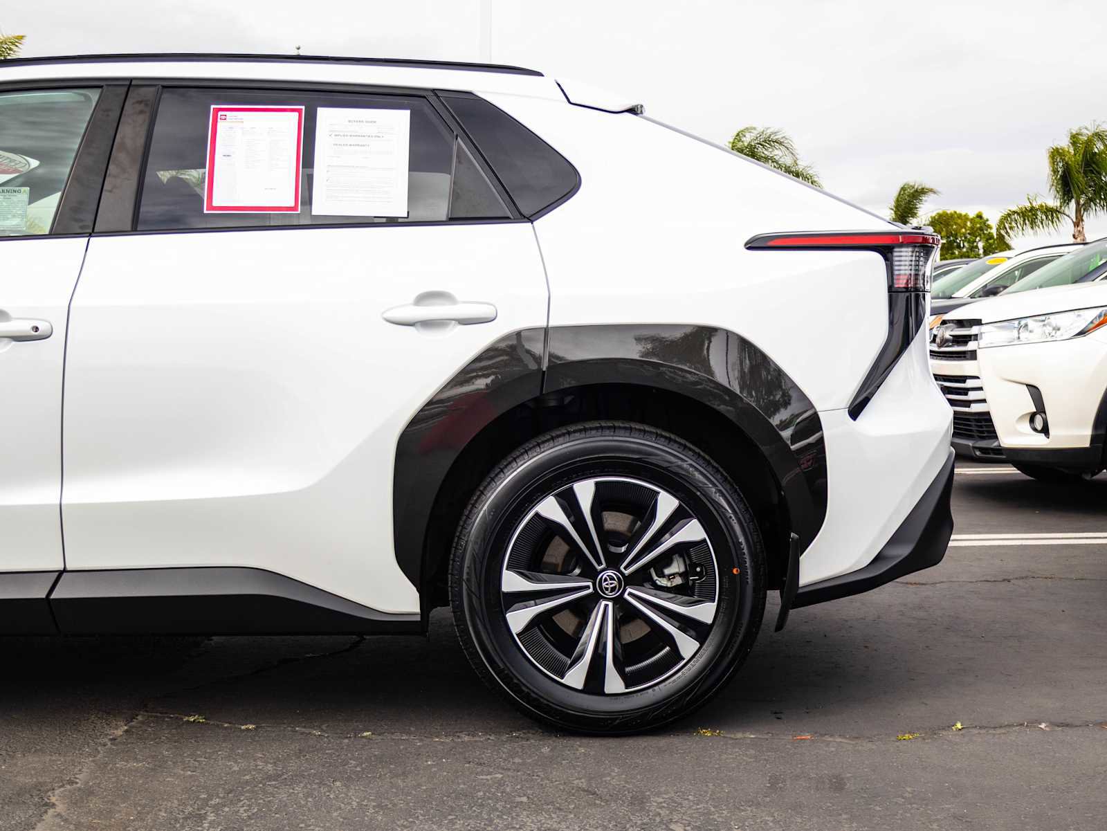 Used 2023 Toyota bZ4X XLE w/ Weather Package FWD image 6