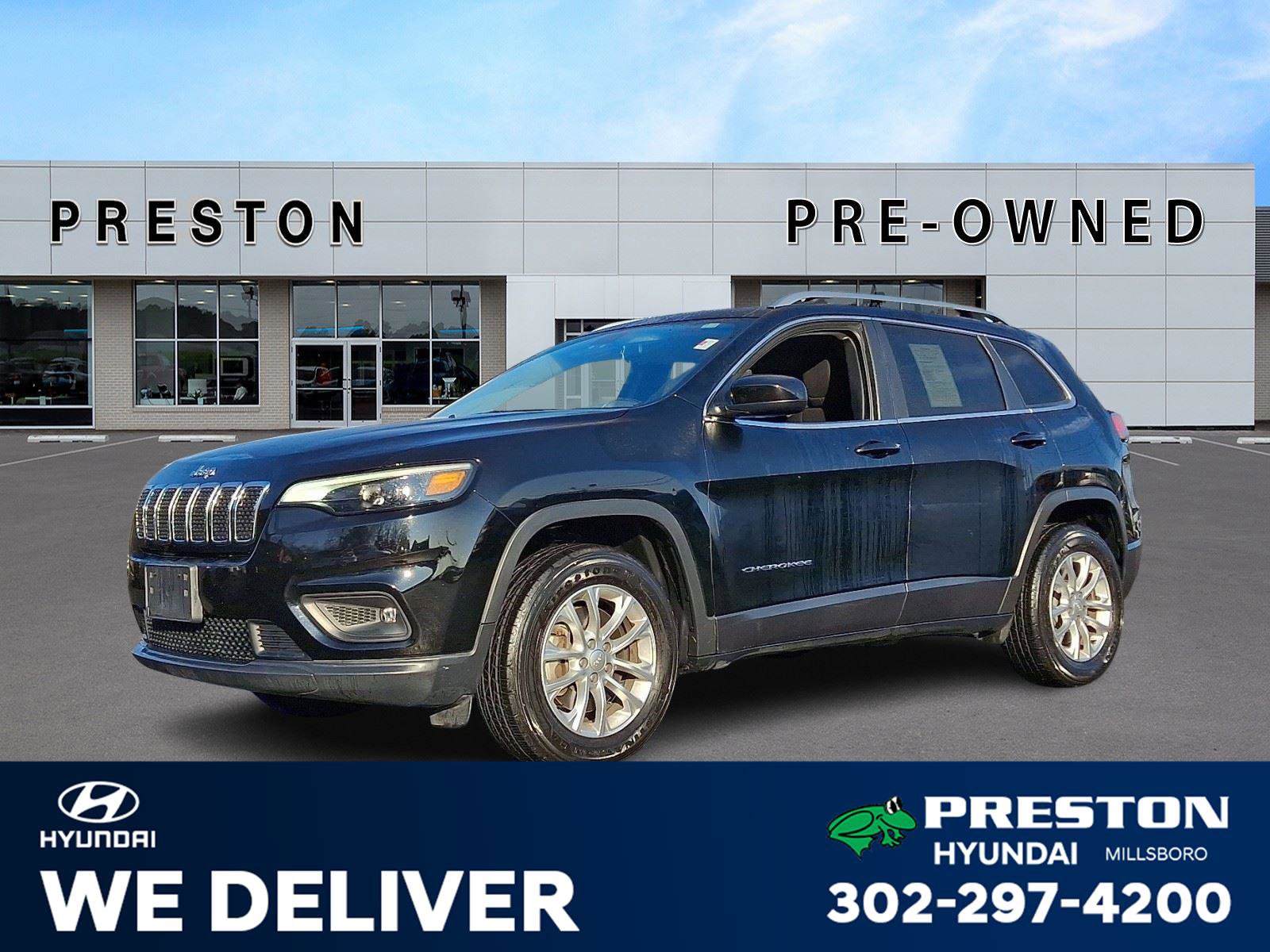 Used 2019 Jeep Cherokee Latitude w/ Cold Weather Group image 1
