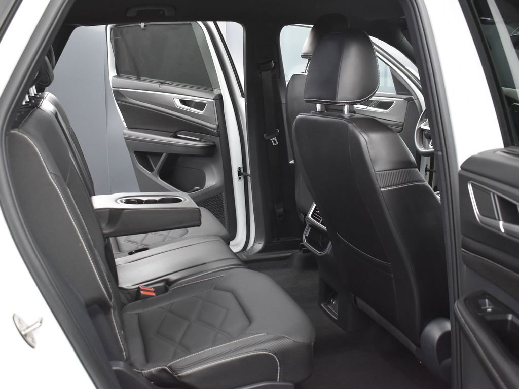 Used 2024 Volkswagen Atlas Cross Sport SE FWD image 38