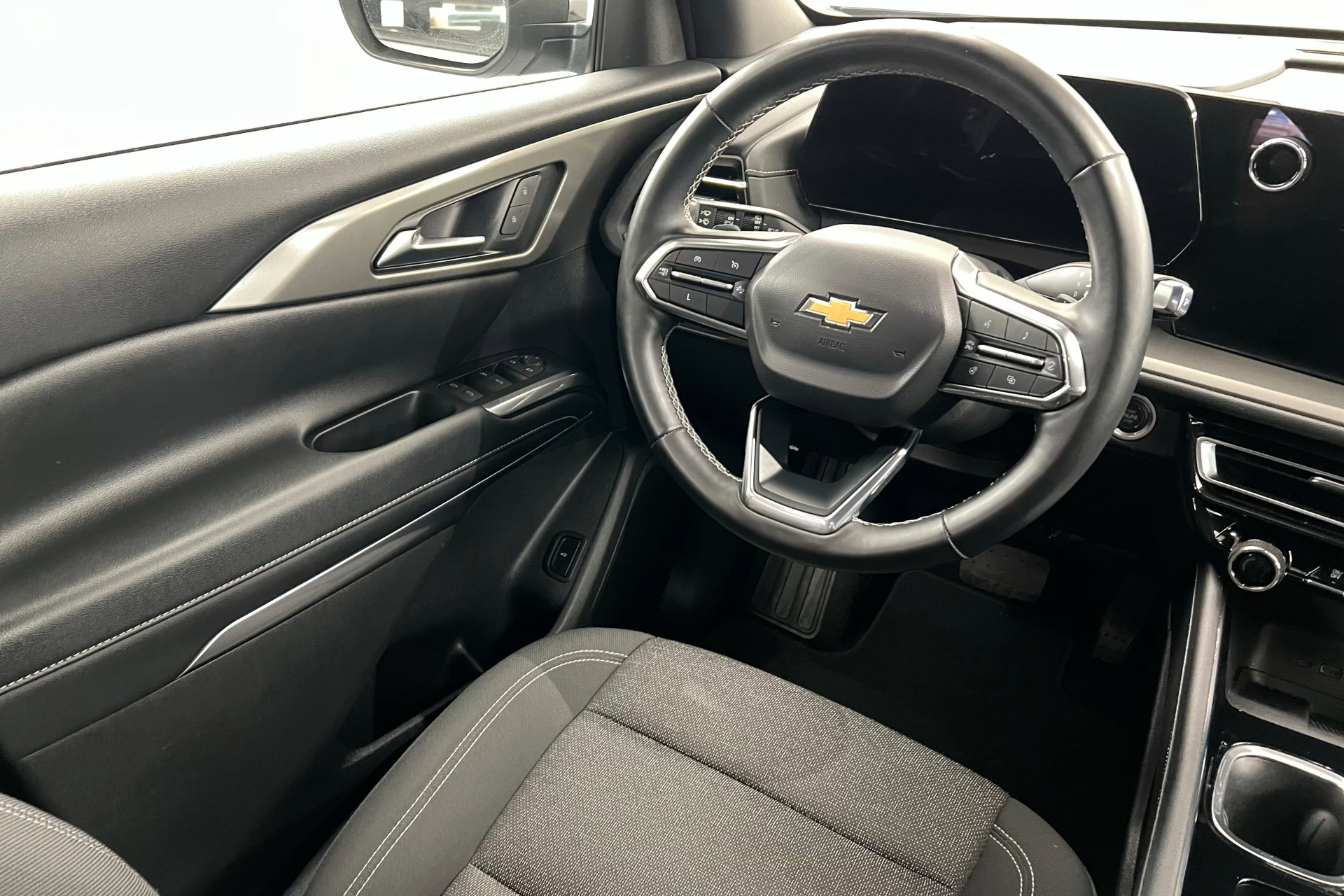 Certified 2025 Chevrolet Traverse LT image 12