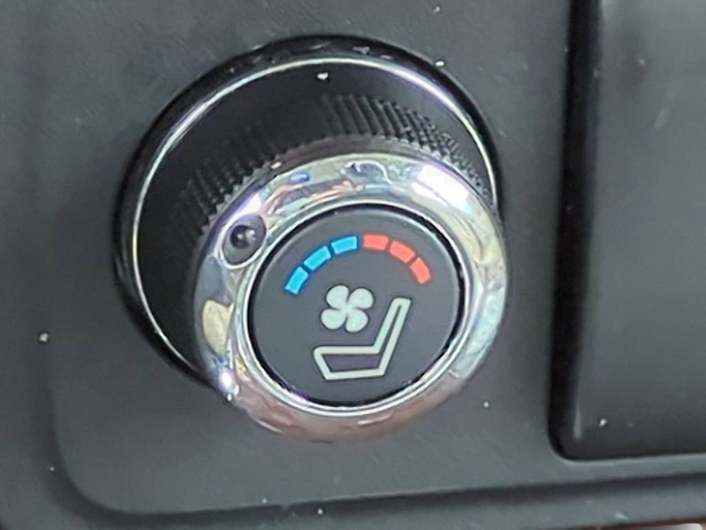 Used 2018 Nissan Armada Platinum w/ Captain Seat Package image 17