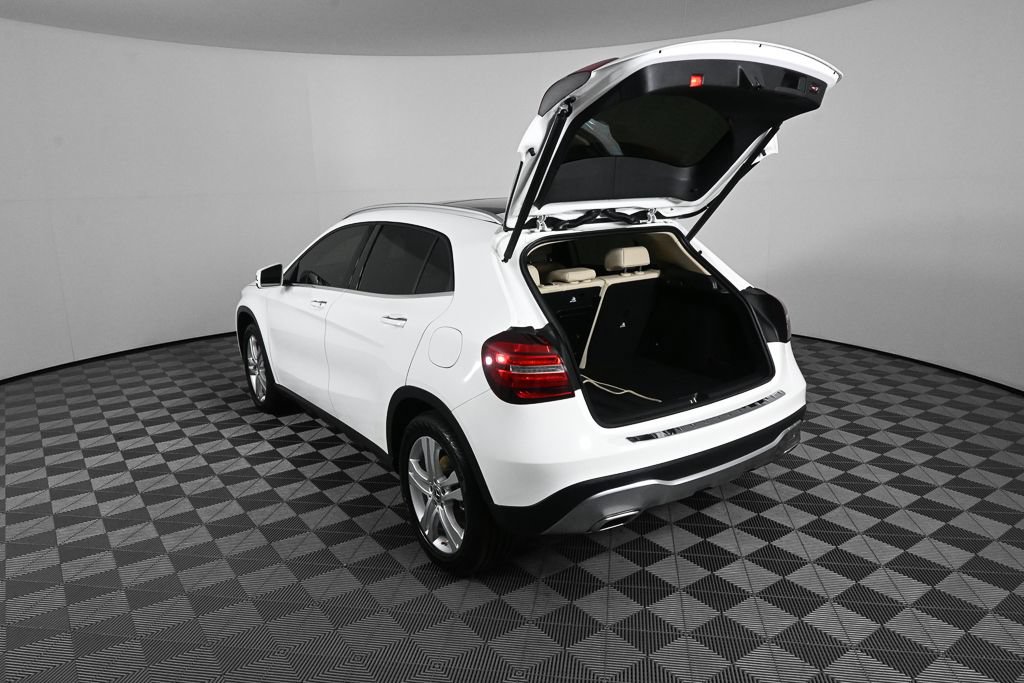 Certified 2020 Mercedes-Benz GLA 250 4MATIC image 33