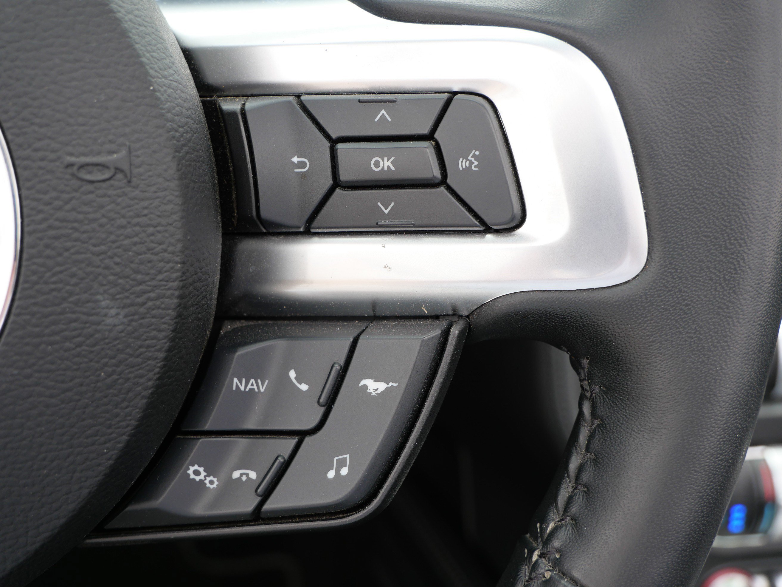 Used 2019 Ford Mustang GT Premium w/ Equipment Group 401A RWD image 27