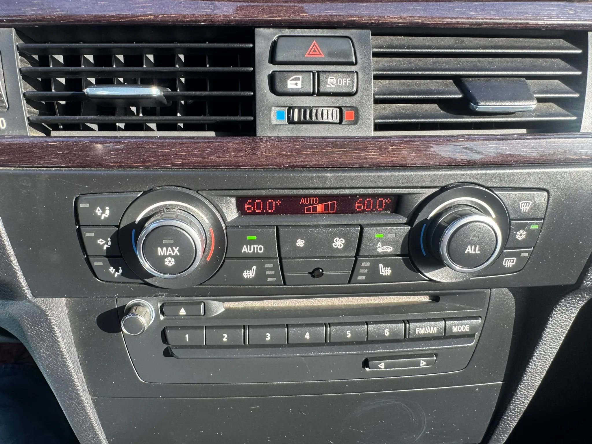 Used 2012 BMW 335i Convertible RWD image 34