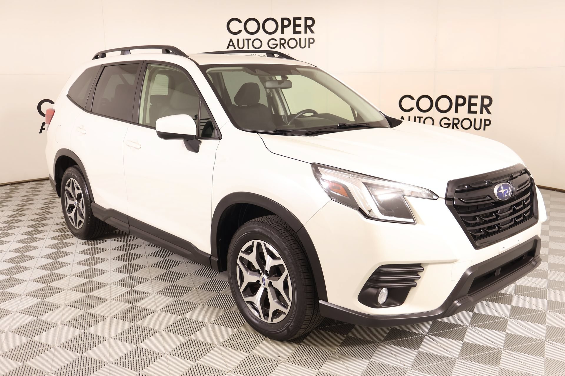 Used 2022 Subaru Forester Premium AWD/4WD image 1
