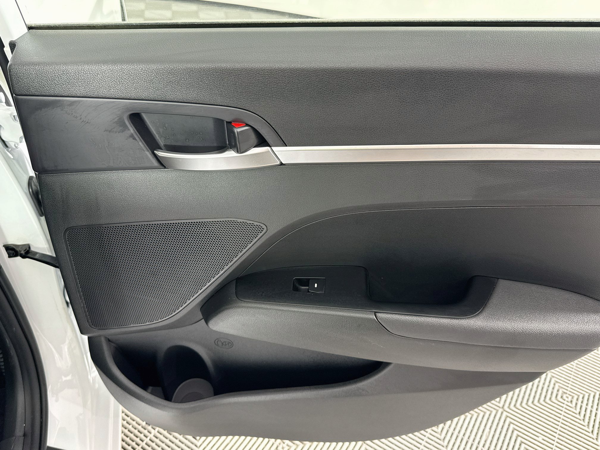 Used 2020 Hyundai Elantra SE w/ Cargo Package (C1) FWD image 25