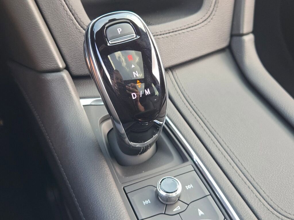 New 2026 Cadillac XT5 Premium Luxury w/ LPO, ONYX Package image 31