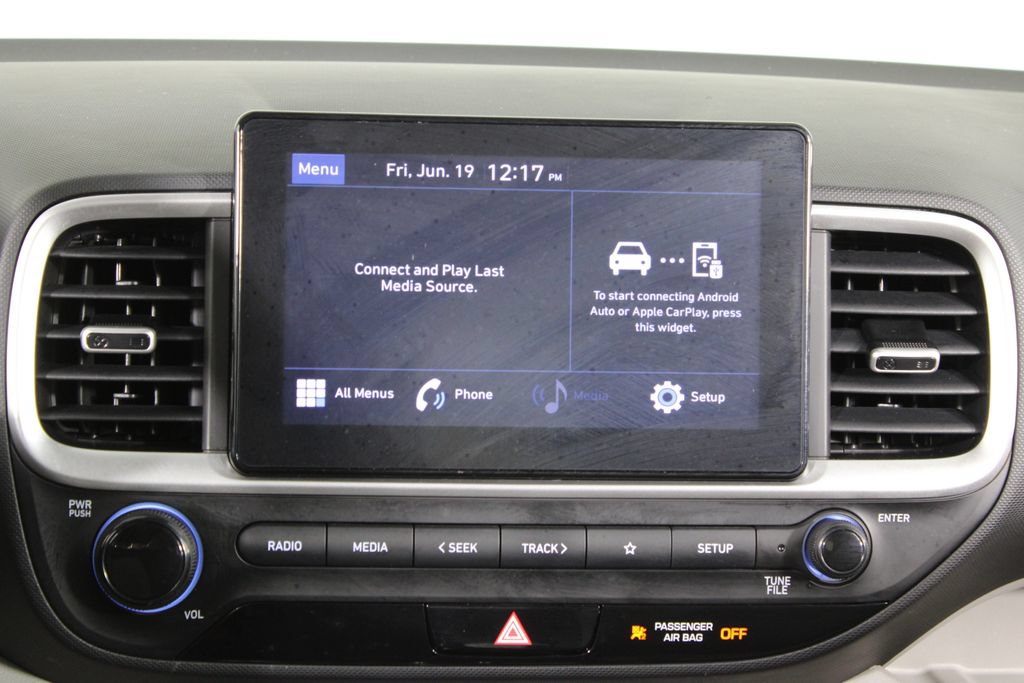 Certified 2022 Hyundai Venue SEL FWD image 9