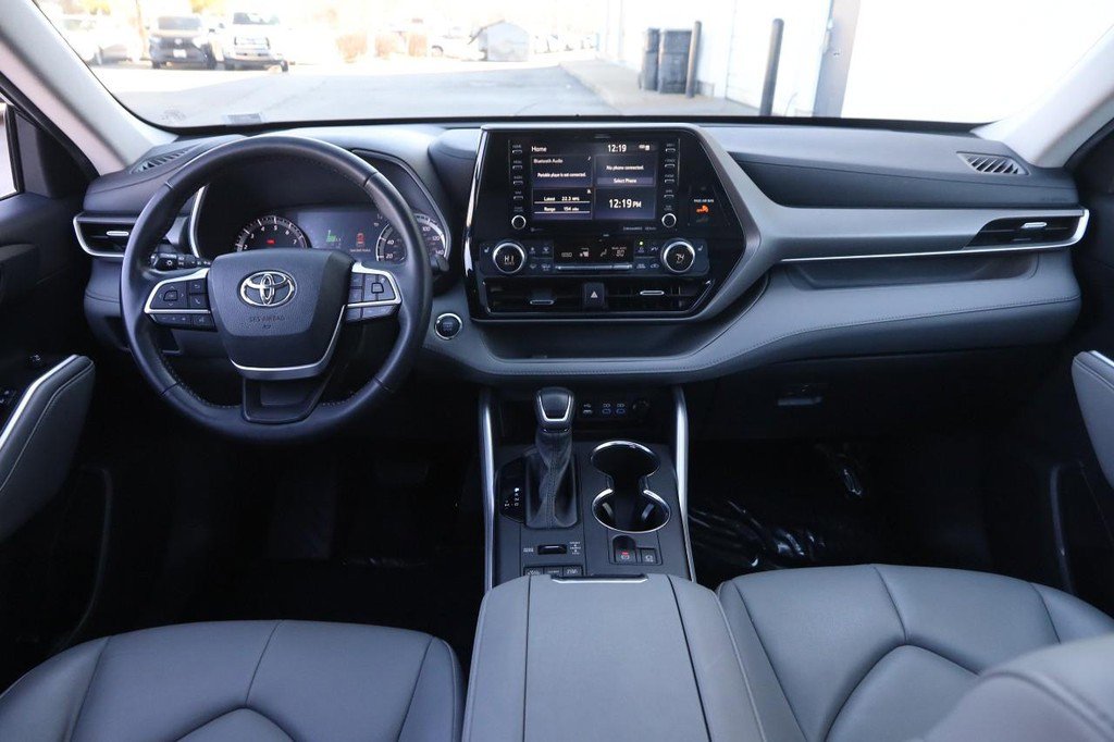 Used 2022 Toyota Highlander XLE image 22
