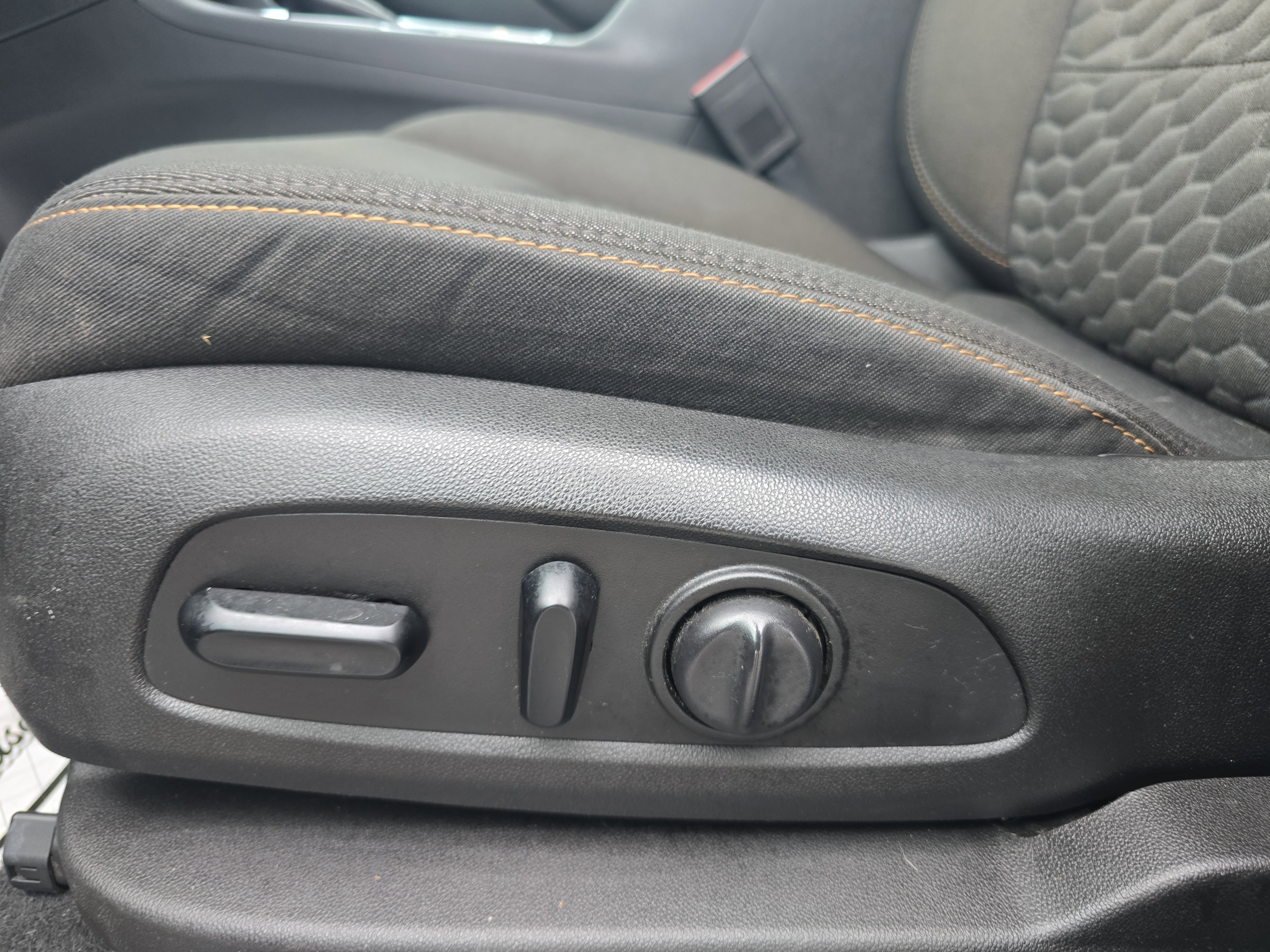 Used 2019 Chevrolet Equinox LT image 13