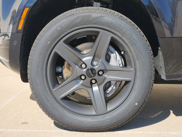 Used 2026 Land Rover Defender 130 X-Dynamic SE image 10