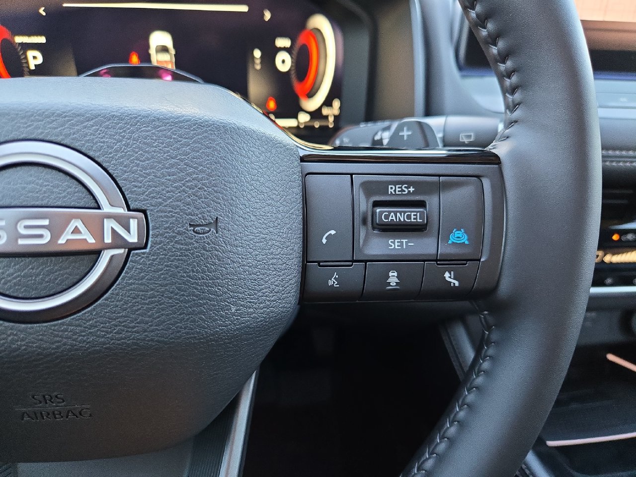 Certified 2025 Nissan Rogue Platinum w/ Tech Package AWD/4WD image 18
