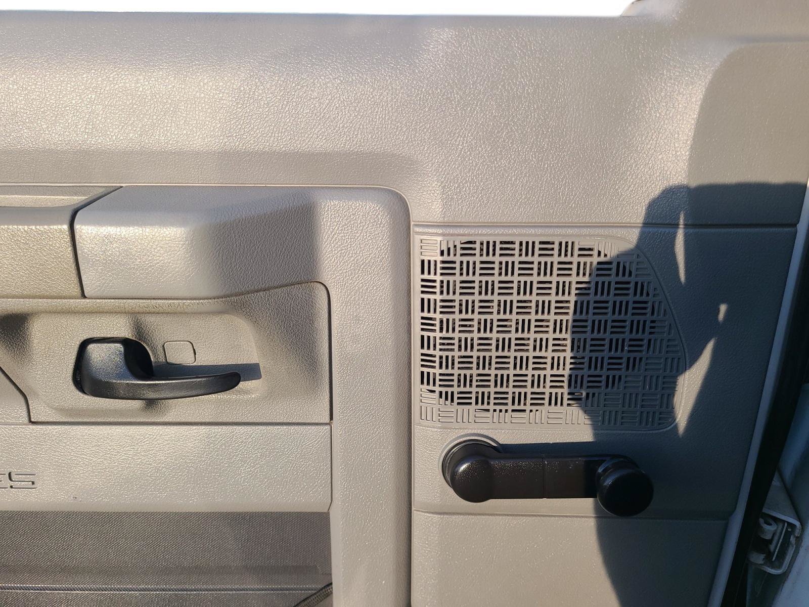 Used 2010 Ford E-250 and Econoline 250 RWD image 10