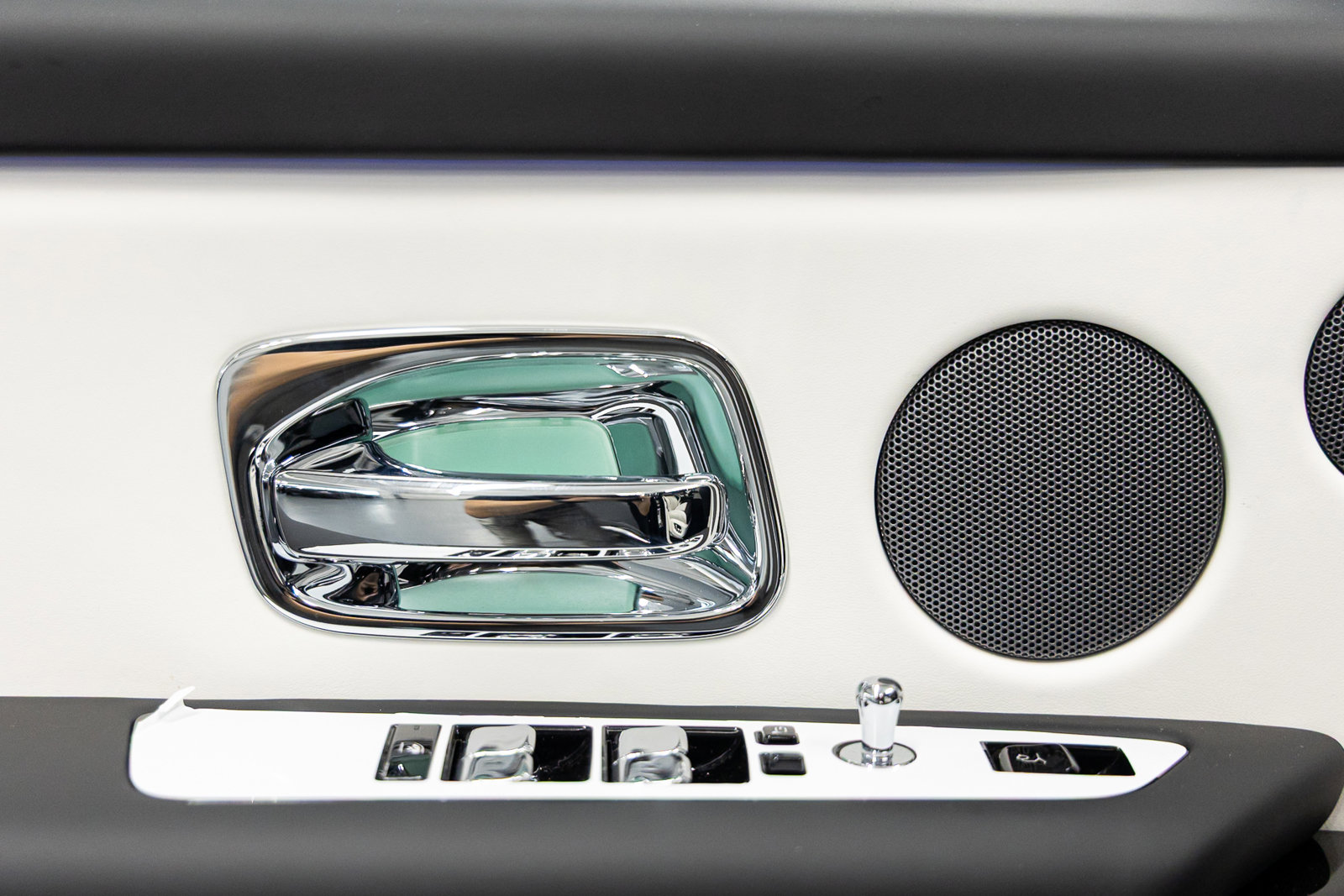 New 2026 Rolls-Royce Cullinan AWD/4WD image 32