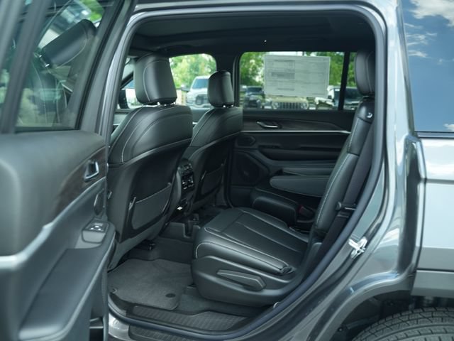 New 2026 Jeep Grand Cherokee L Limited w/ Limited Altitude Package AWD/4WD image 14