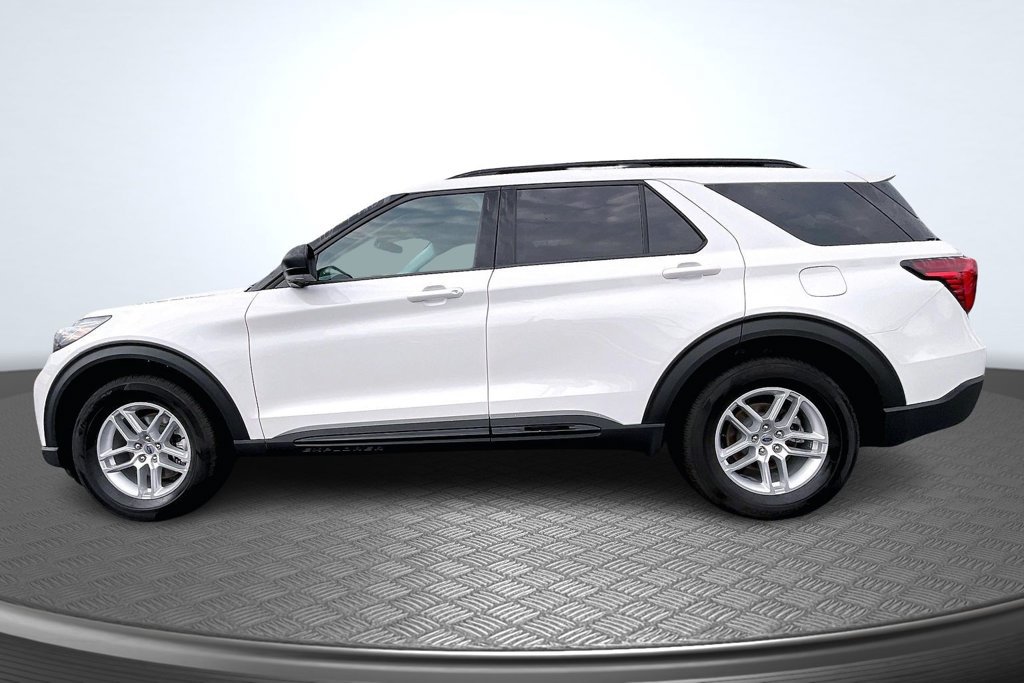 Used 2026 Ford Explorer Active w/ Active Comfort Package RWD image 8