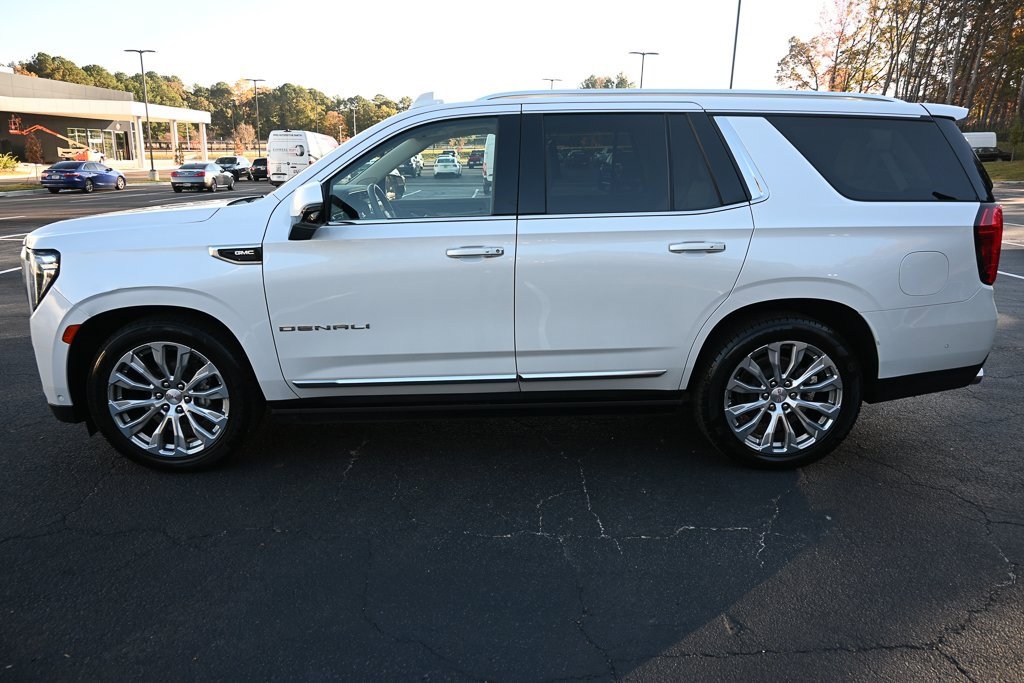 Used 2023 GMC Yukon Denali w/ Denali Reserve Package image 3