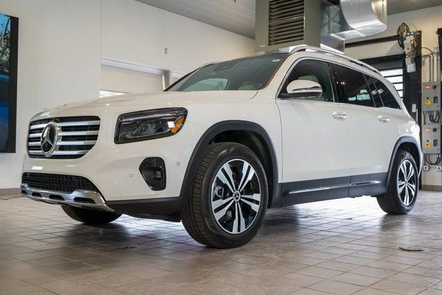 New 2026 Mercedes-Benz GLB 250 4MATIC image 3