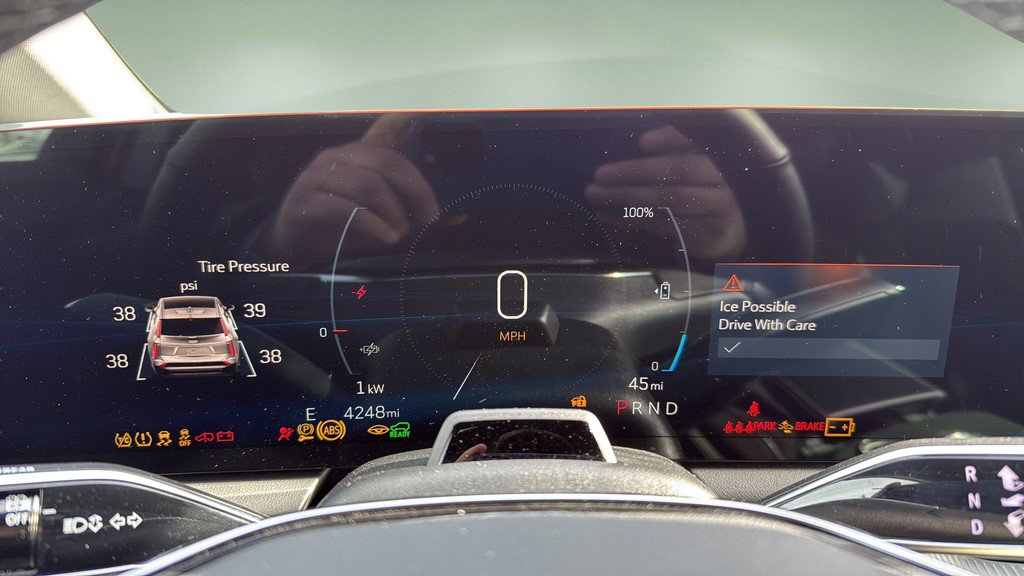 Certified 2025 Cadillac Optiq Sport 2 image 7