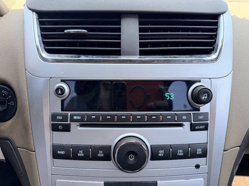 Used 2010 Chevrolet Malibu LS FWD image 14