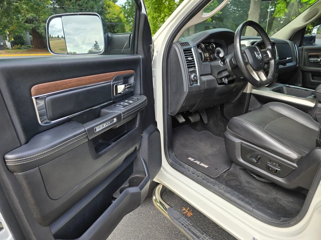 Used 2016 RAM 3500 Laramie w/ Convenience Group image 21