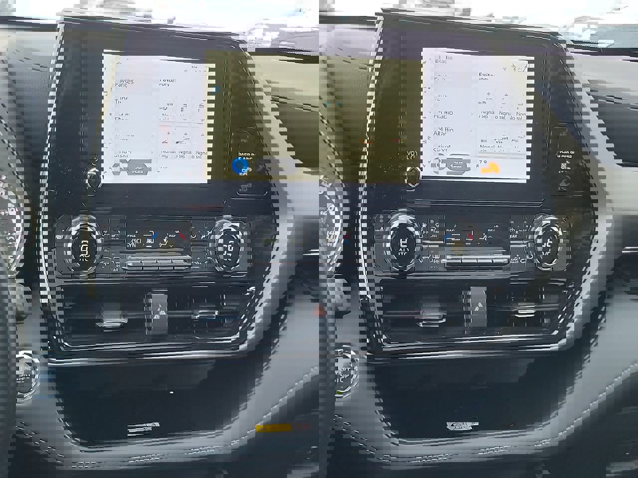 Used 2023 Toyota Highlander XLE image 18