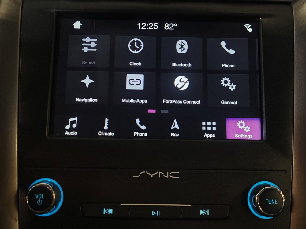Used 2019 Ford Fusion SE FWD image 25