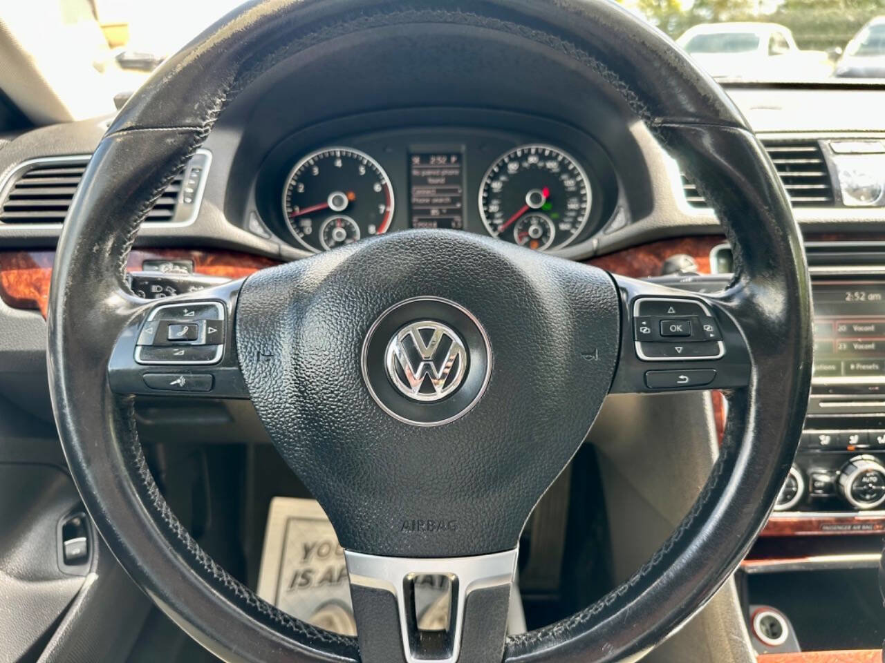 Used 2013 Volkswagen Passat 2.5 SEL Premium image 22