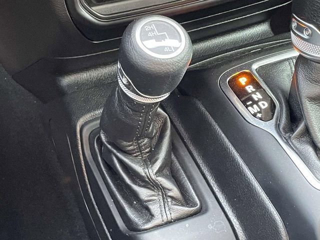 Used 2023 Jeep Gladiator Sport image 29