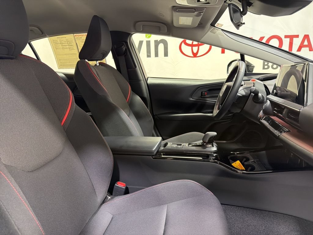 Used 2026 Toyota Prius Plug-In Hybrid FWD image 10