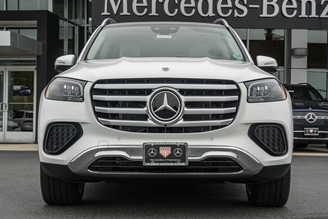 New 2026 Mercedes-Benz GLS 450 4MATIC image 2