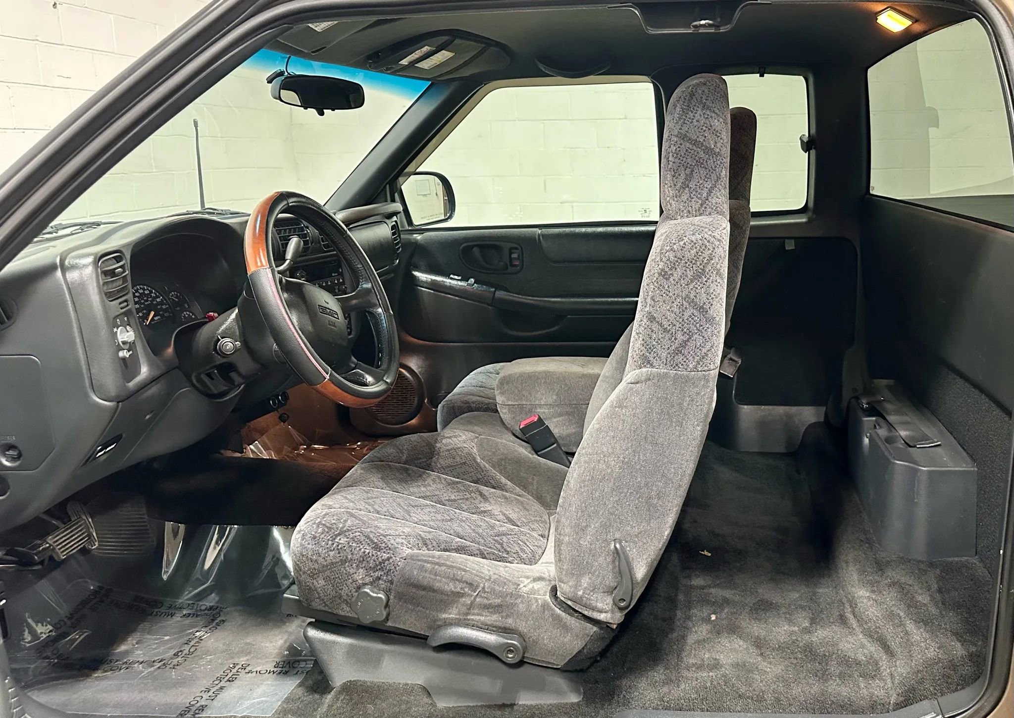 Used 2002 GMC Sonoma SLS w/ Marketing Option Pkg image 10