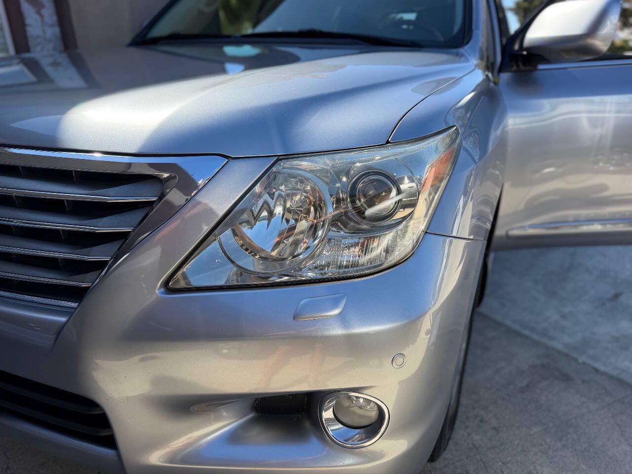 Used 2010 Lexus LX 570 4WD w/ Preferred Accessory Package image 31