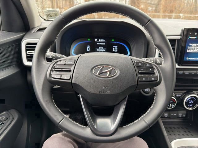 Certified 2023 Hyundai Venue Limited image 19
