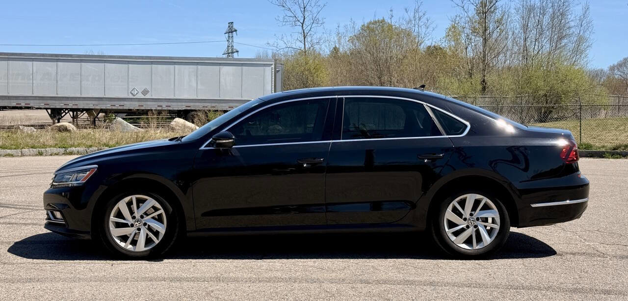 Used 2018 Volkswagen Passat 2.0T SE w/ SE Lighting Package FWD image 2