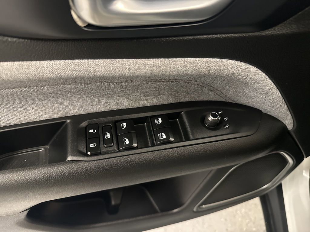 Used 2023 Jeep Compass Latitude image 19