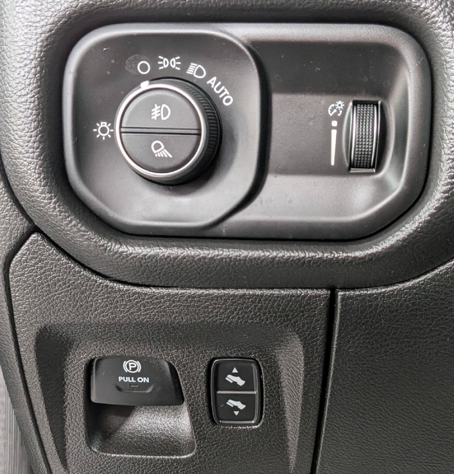 Used 2021 RAM 1500 Big Horn AWD/4WD image 15