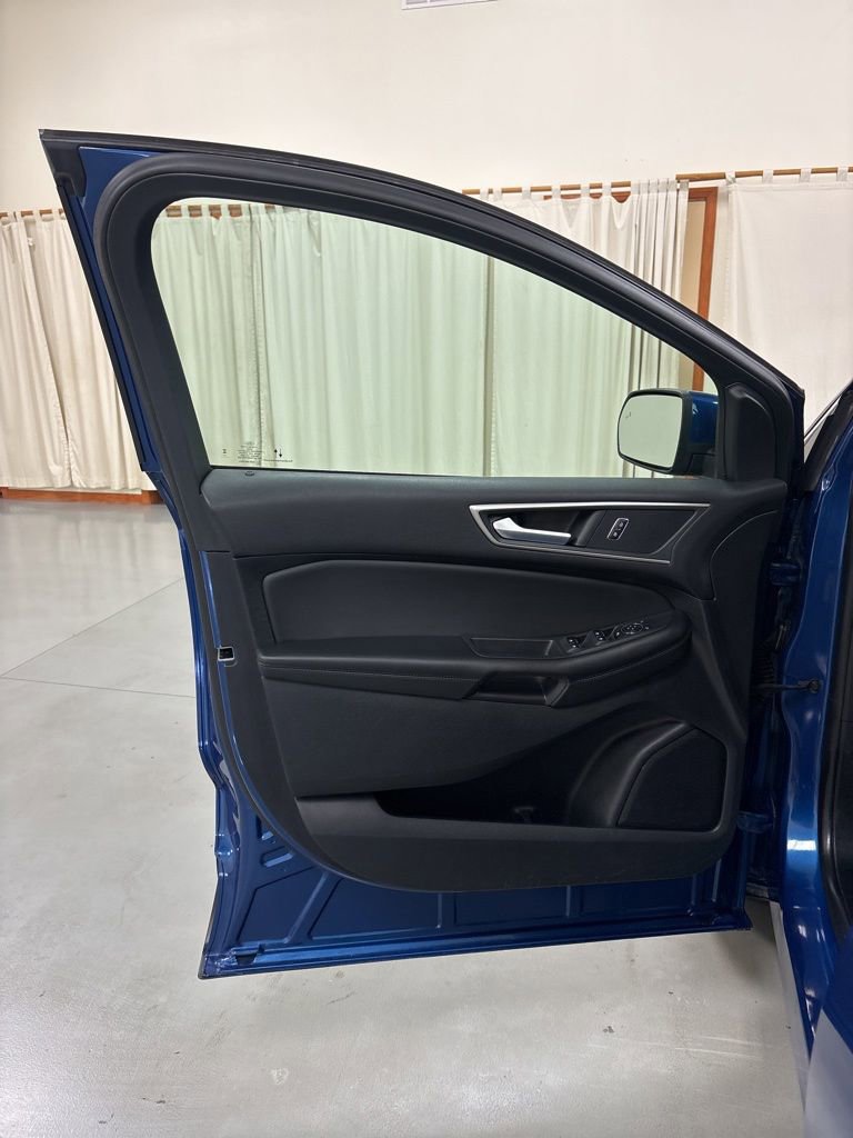 Used 2024 Ford Edge SEL AWD/4WD image 16