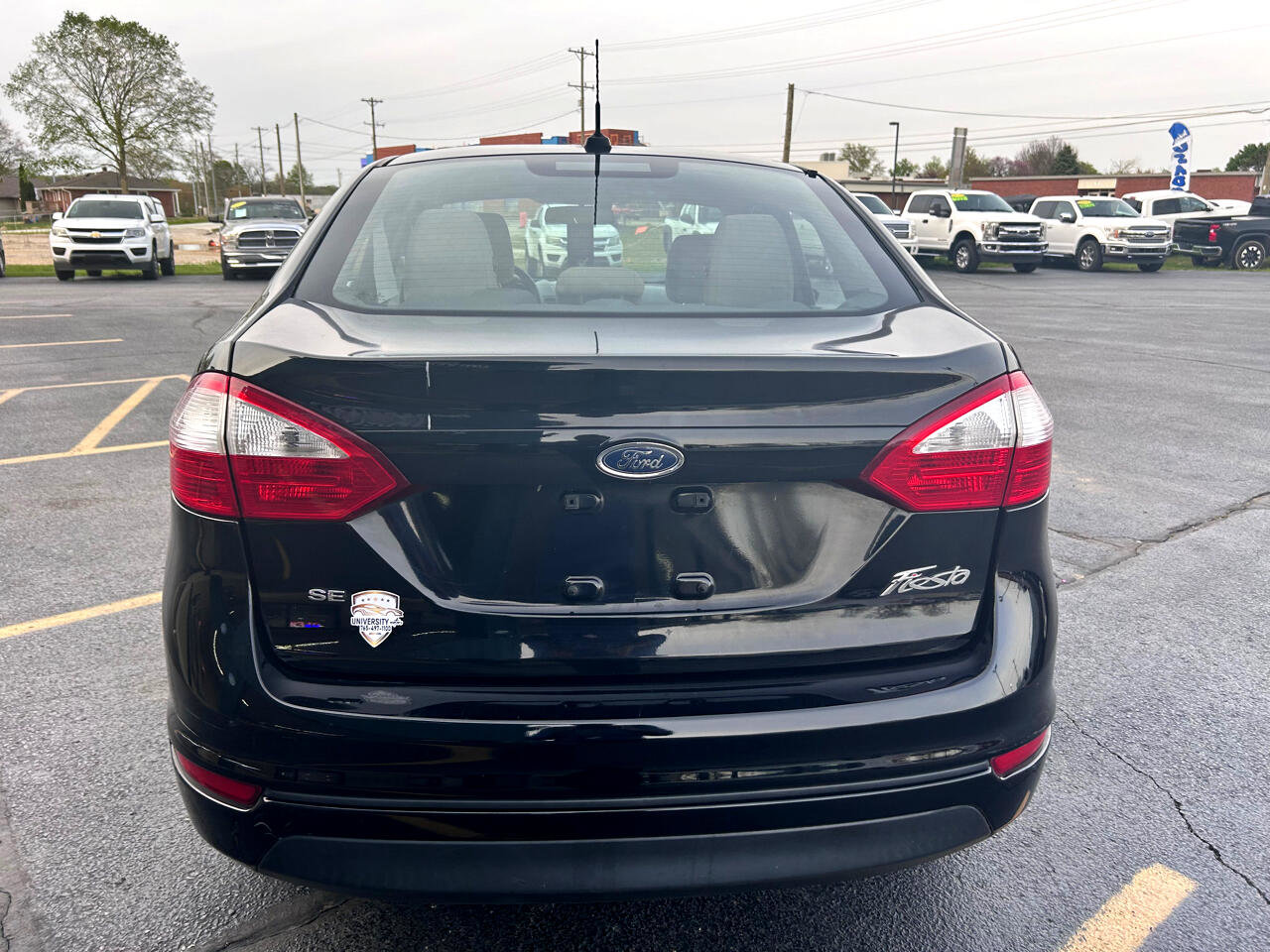 Used 2017 Ford Fiesta SE image 4