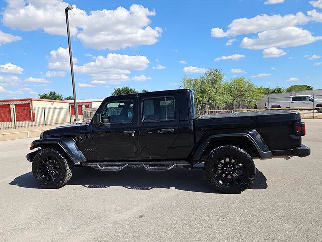Used 2024 Jeep Gladiator Sport AWD/4WD image 2