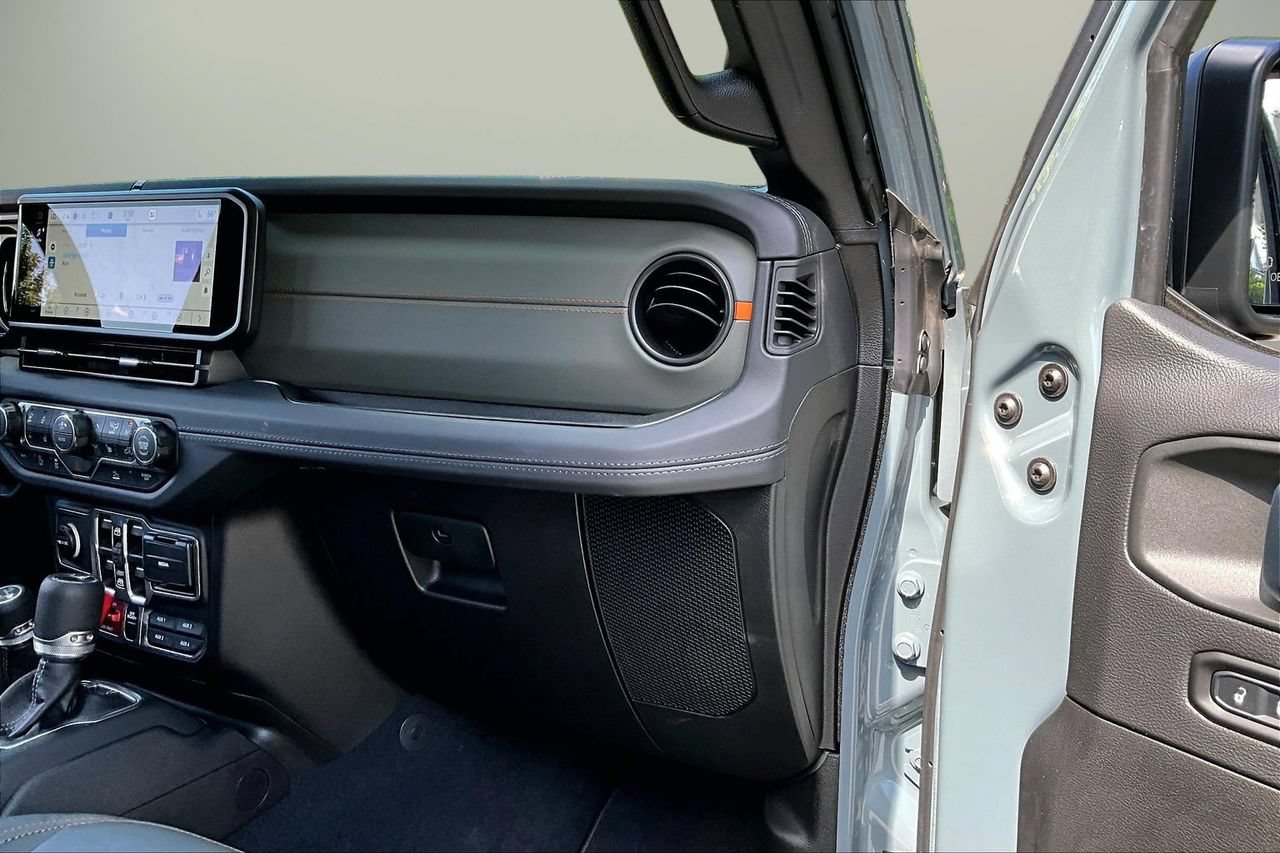 Certified 2026 Jeep Gladiator Mojave AWD/4WD image 19