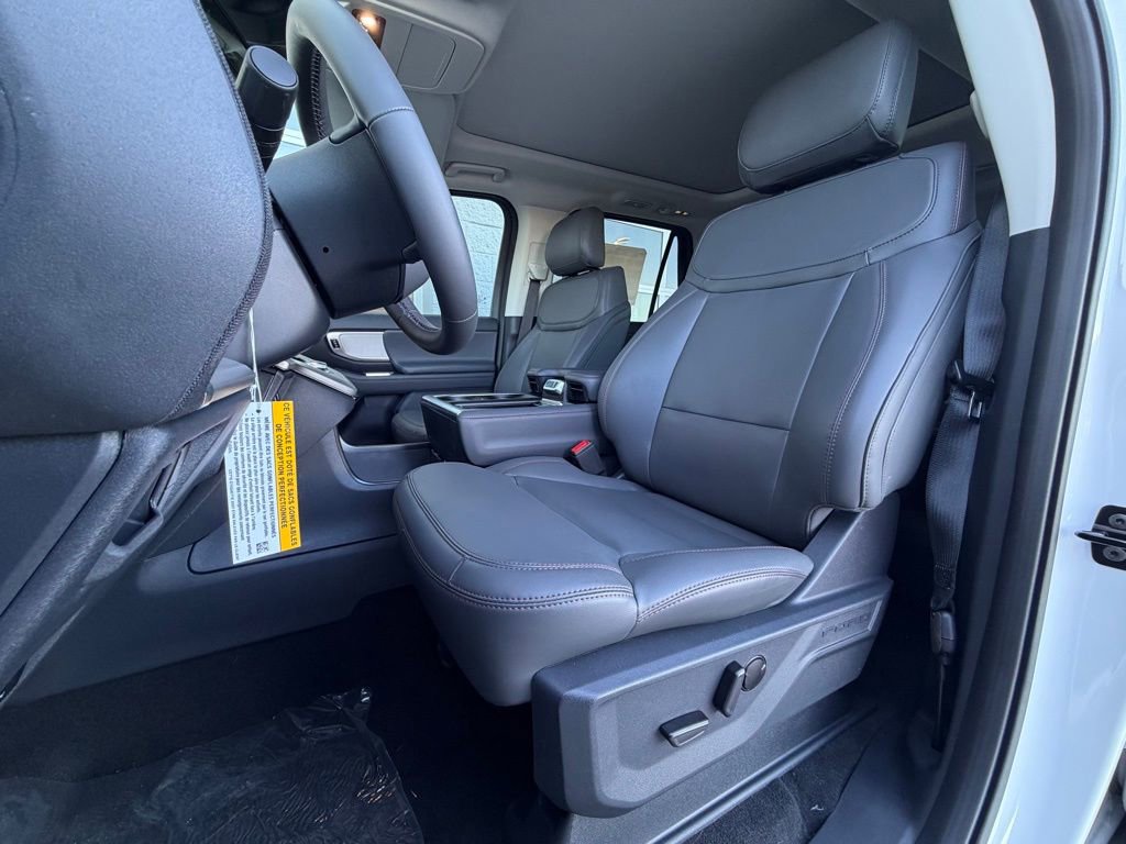 New 2025 Ford Expedition Active image 6