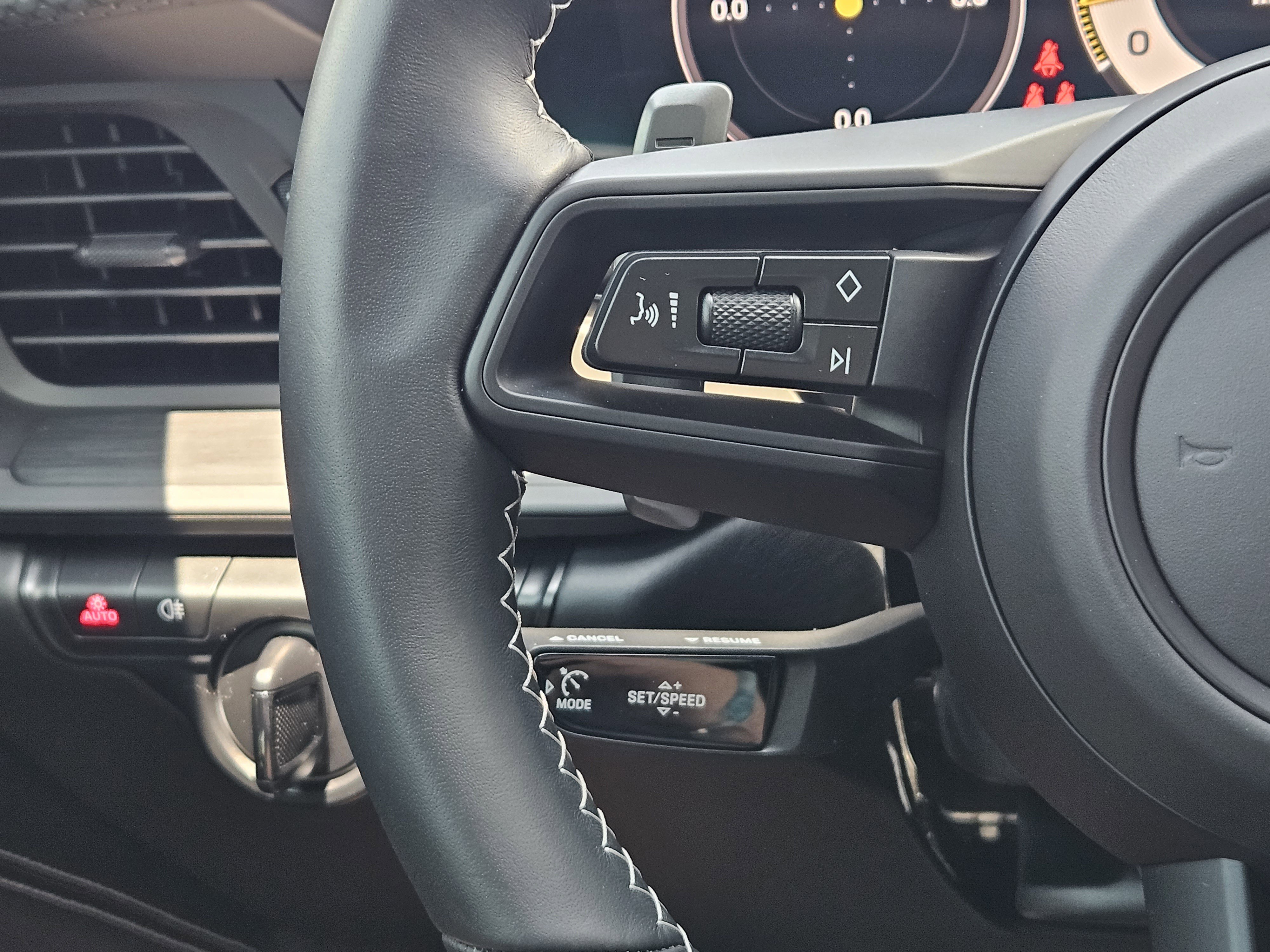 Used 2026 Porsche 911 GT3 RWD image 27