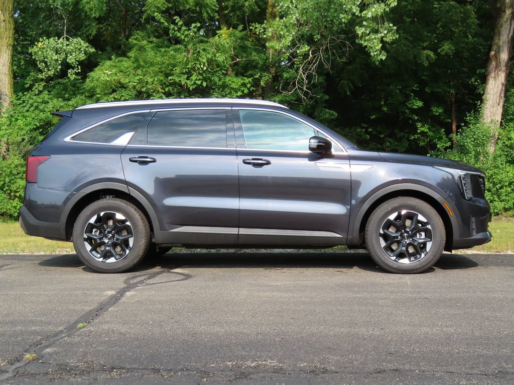 New 2026 Kia Sorento S w/ S Panoramic Sunroof Package FWD image 2