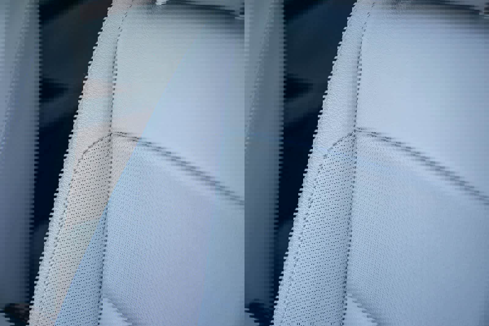 Used 2025 Land Rover Range Rover Evoque S image 28