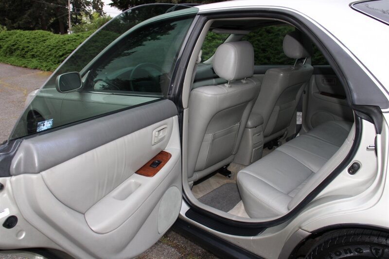 Used 1999 Lexus ES 330 FWD image 15