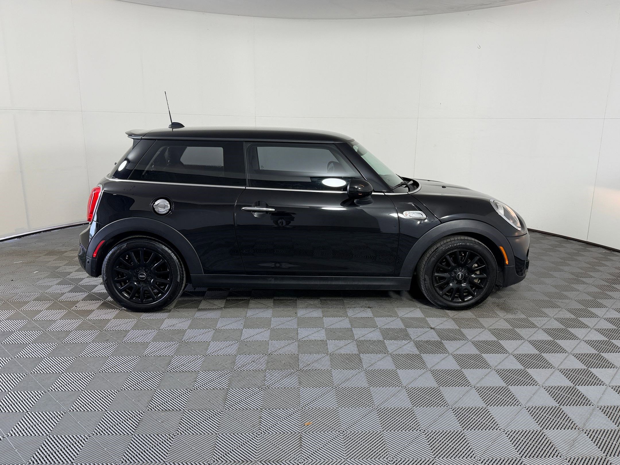 Used 2019 MINI Cooper S FWD image 8