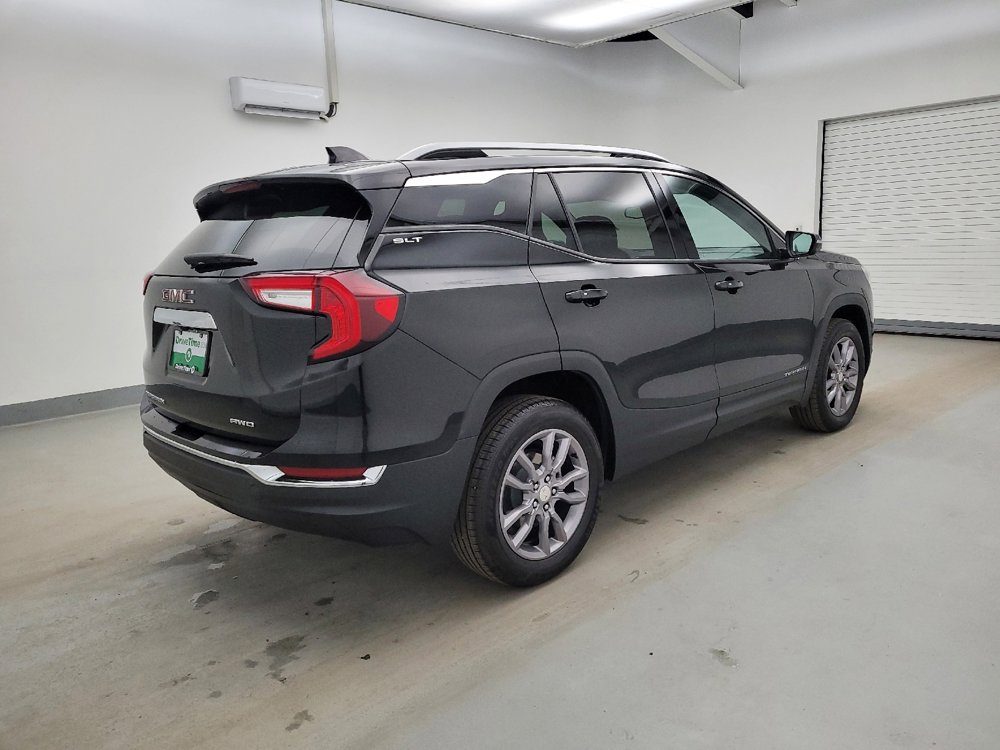 Used 2024 GMC Terrain SLT image 10