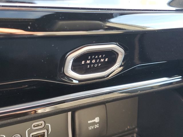 New 2026 Jeep Grand Cherokee Altitude AWD/4WD image 24